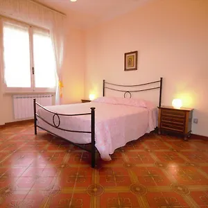 casa-vacanza-francesca.hotelitalianriviera.com/