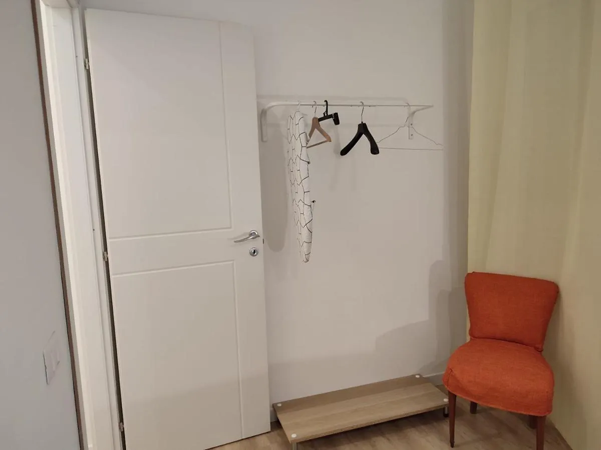 Casa Vacanze Caramagna アーチ・カステッロ 0*,  イタリア